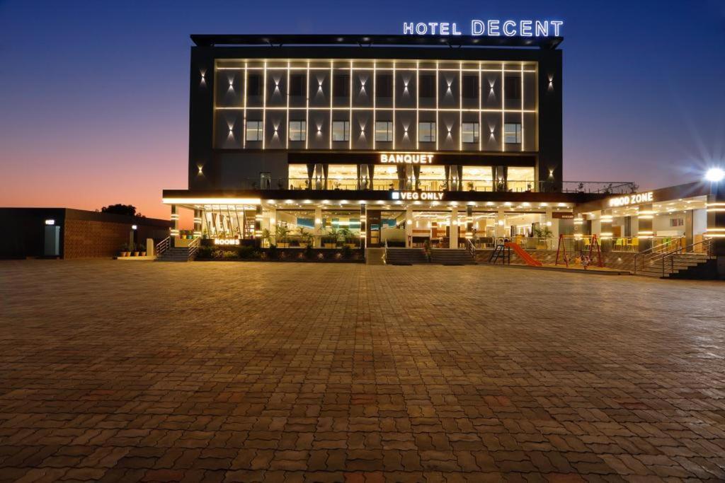 Hotel Decent Unjha Екстер'єр фото