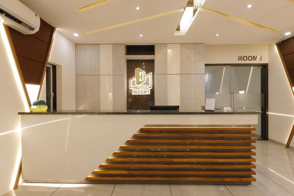 Hotel Decent Unjha Екстер'єр фото