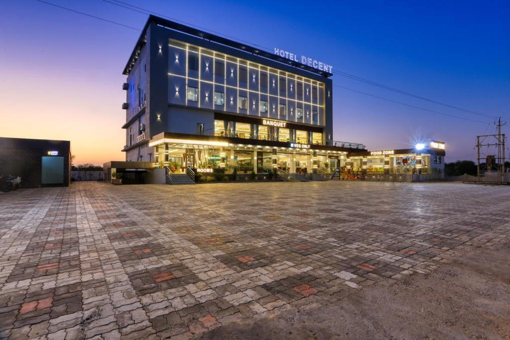 Hotel Decent Unjha Екстер'єр фото