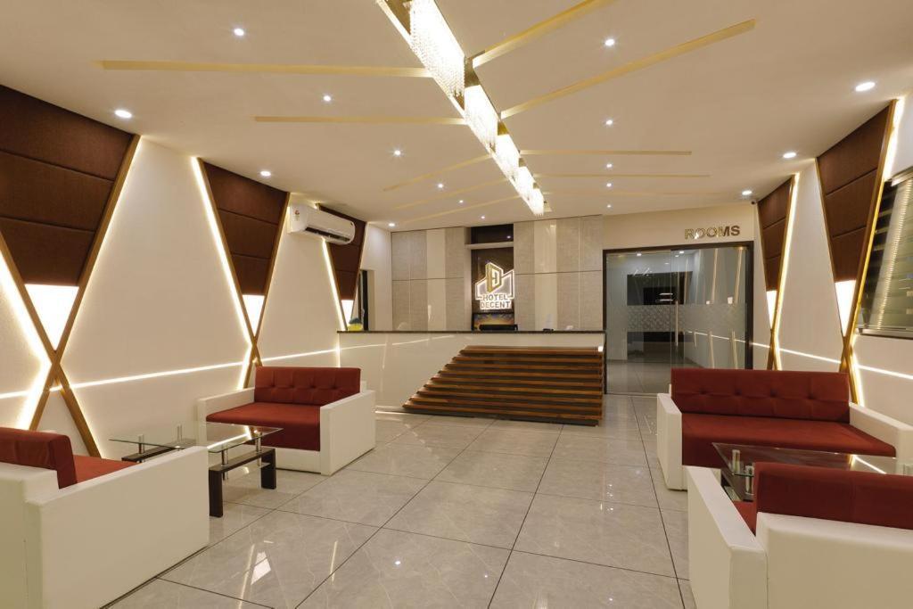Hotel Decent Unjha Екстер'єр фото
